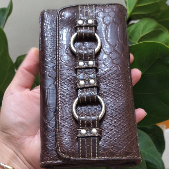 Elegant Brown Leather Clutch - Picture 8 of 10